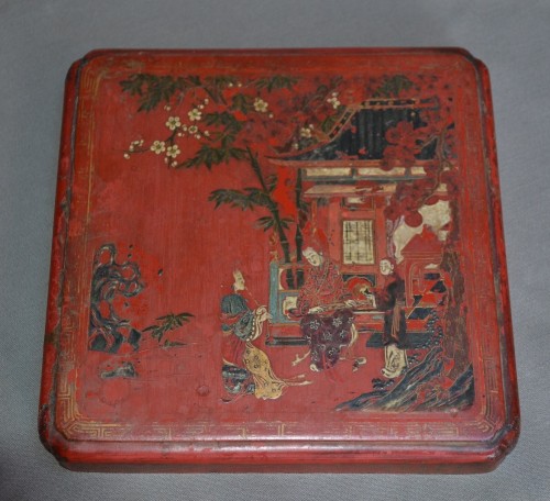 Boite compartimentée en laque peinte,  Chine ou Japon 17e siècle ou avant - Arts d