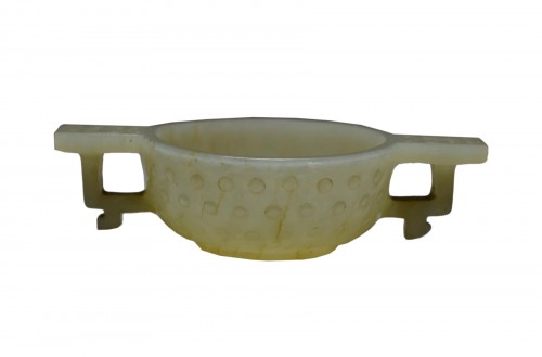 17th century Cup with handles cut from white Celadon jade