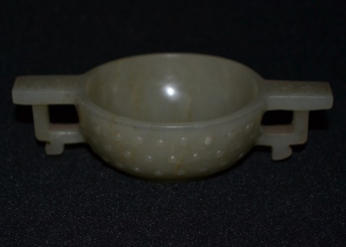 17th century Cup with handles cut from white Celadon jade - 