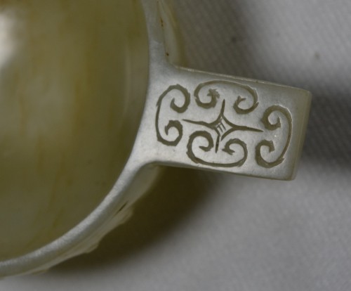  - 17th century Cup with handles cut from white Celadon jade
