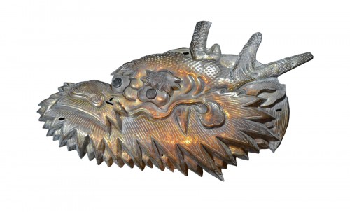 Colossal dragon Chinois en cuivre repoussé doré 