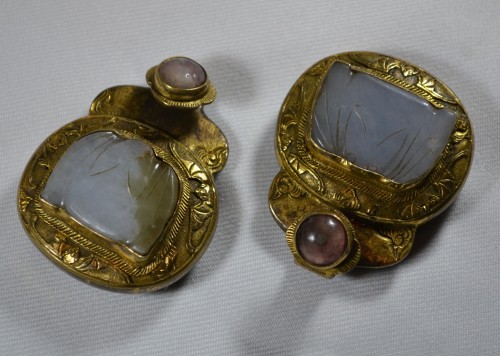 Belt buckles in gilded bronze and Jade, early Qing Chin - Asian Works of Art Style 