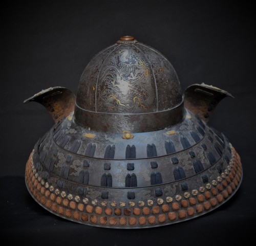 XVIIe siècle - Casque japonais (Kabuto) en fer incrusté d'argent, Japon début 17e siècle