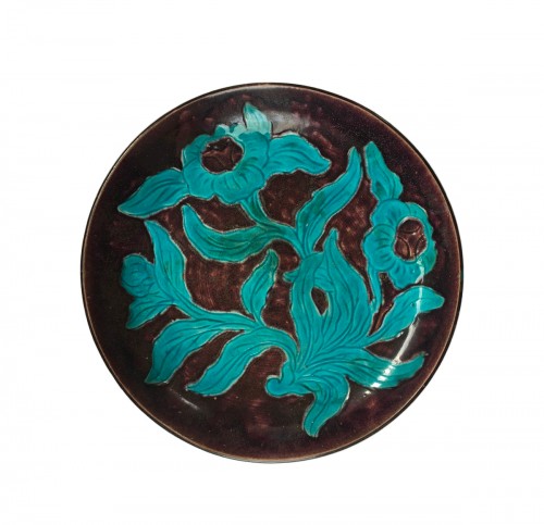 Plat en porcelaine décor de pivoines, Chine 17e siècle