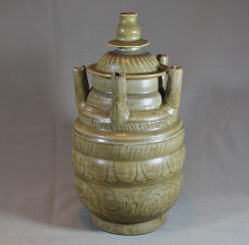 Antiquités - Celadon ceramic urn. China Song period 11-12th century.