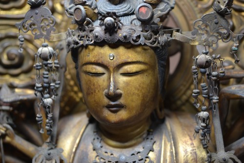 Kannon en bois laqué et doré, Japon période début Edo 18e siècle - Conservatoire Sakura