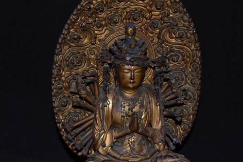 Kannon en bois laqué et doré, Japon période début Edo 18e siècle - 