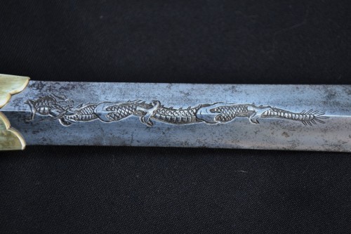 Tanto aux lotus en laque à monture argent,or et shakudo Japon19e siècle - Conservatoire Sakura