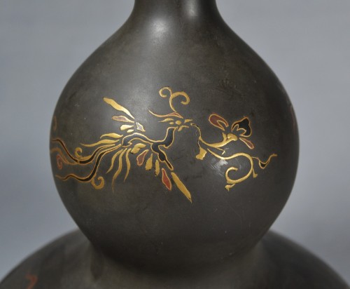 Bottle (Tokkuri) in lacquered tin and gold maki-e. Japan Edo,Meiji. - Asian Works of Art Style 