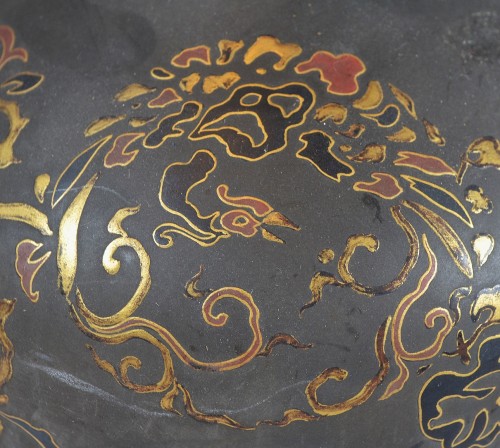 Asian Works of Art  - Bottle (Tokkuri) in lacquered tin and gold maki-e. Japan Edo,Meiji.