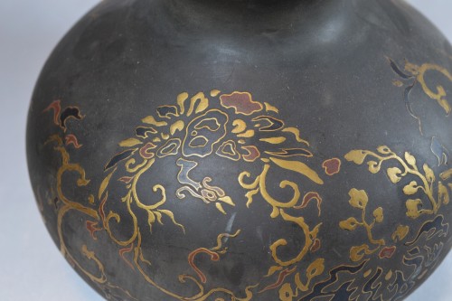 Antiquités - Bottle (Tokkuri) in lacquered tin and gold maki-e. Japan Edo,Meiji.