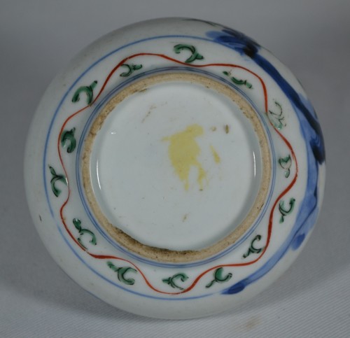 Asian Works of Art  - Wucai porcelain bottle, 17th century China or Japan