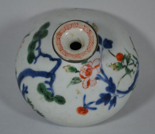 Wucai porcelain bottle, 17th century China or Japan - 