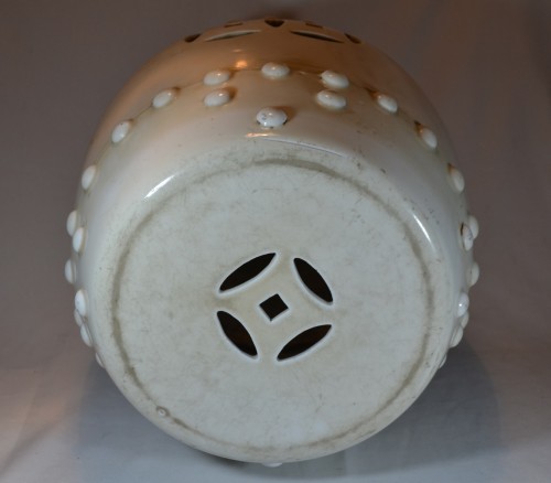 Siège de Jardin en porcelaine&quot;Blanc de Chine&quot;.Fours de Dehua.Kangxi 18°siècle. - Asian Works of Art Style 