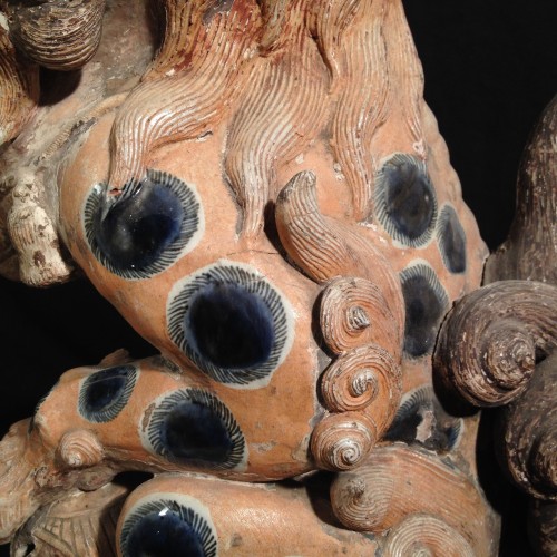17th century - Shishi (Lion) in glazed porcelain. Japan, second half of the 17th century