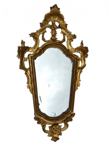 Baroque giltwood mirror. Late 17th century.
