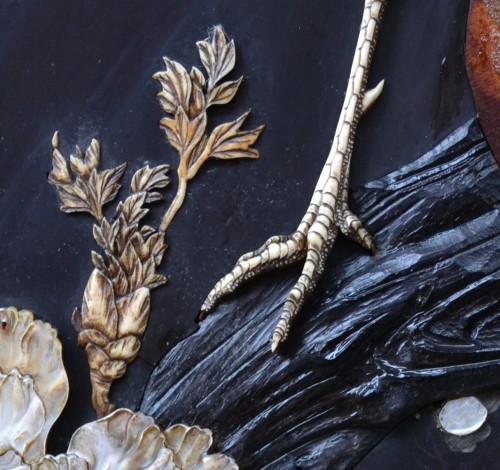 A triptych in lacquered wood inlaid with mother-of-pearl. Japan, late 19th  - Asian Works of Art Style 