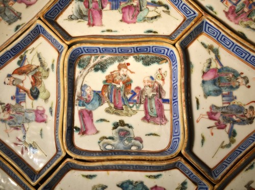 XIXe siècle - Service en porcelaine de Chine. Dynastie Qing.19e siècle