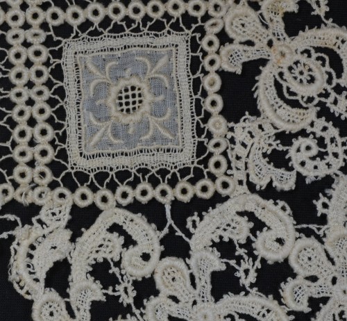 Louis XIV - Large needle lace collar, France or Italy, 17th century.