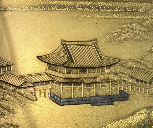 Asian Works of Art  - Gold lacquer box. Japan Meiji period late 19th century