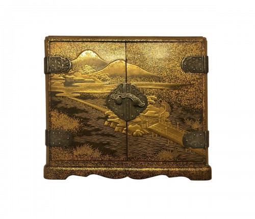Small Japanese Gold Lacquer Cabinet (Kodansu) Edo period 18th century.