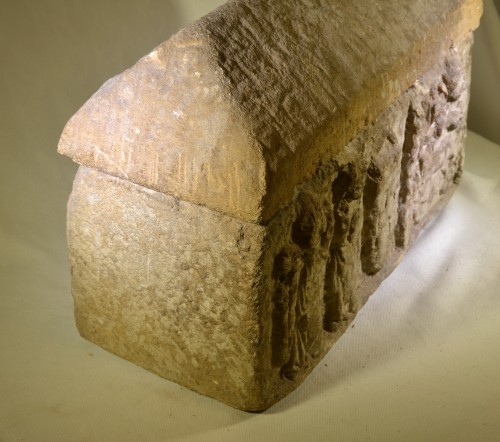 Antiquités - Coffret en pierre sculptée, Art roman - Jura XIe siècle