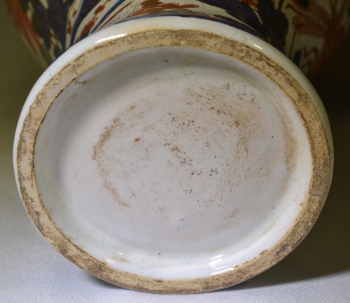 Antiquités - Paire de vases couverts en faïence de Delft XVIIIe siècle