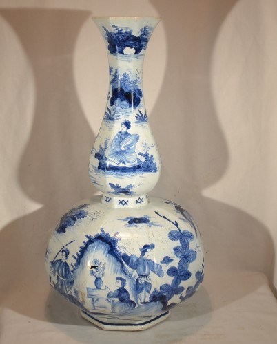 Vase en faience de Delt, Hollande fin du 17e siècle - Céramiques, Porcelaines Style Louis XIV