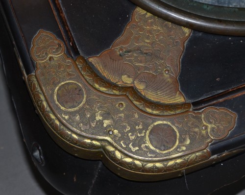 Asian Works of Art  - Black lacquer and gilt copper hibachi, Japan early Edo period (1603-1868)