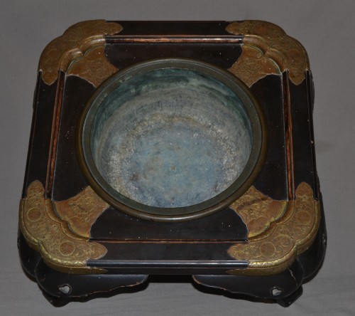 18th century - Black lacquer and gilt copper hibachi, Japan early Edo period (1603-1868)