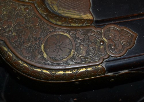  - Black lacquer and gilt copper hibachi, Japan early Edo period (1603-1868)
