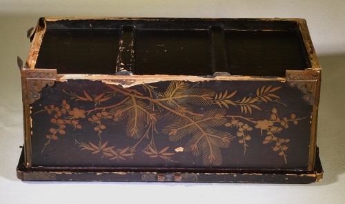 Antiquités - Coffret en bois laqué, Namban fin Muromachi