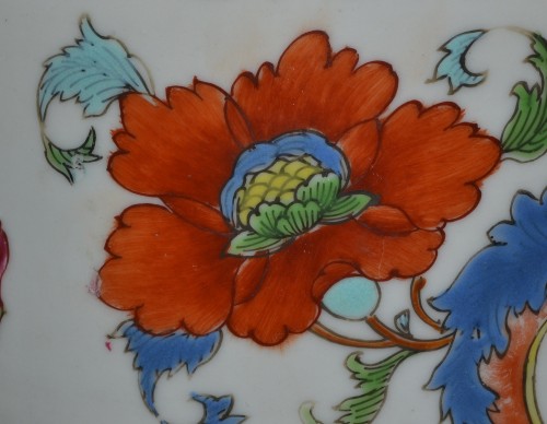 Antiquités - Pot couvert en porcelaine de chine. Modèle Pompadour, Chine début du 18e siècle