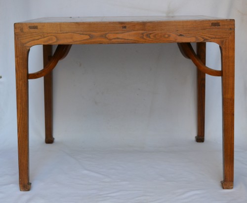 XVIIe siècle - Table de lettré en orme (Jumu) Chine période Ming 17e siècle