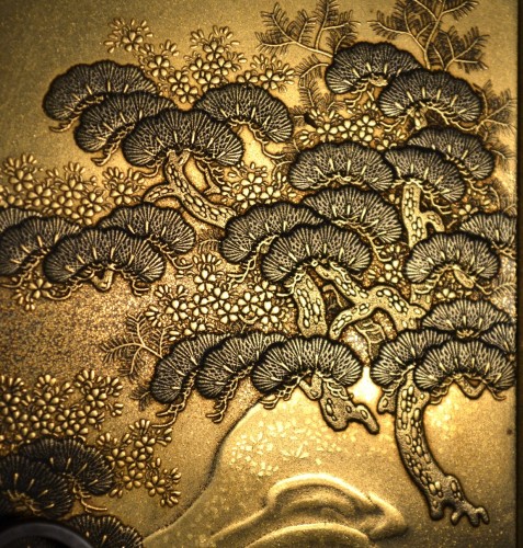 Gold lacquer box. Kobako. Chrysanthemum decoration, Japan Edo period - Asian Works of Art Style 