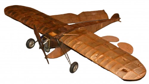 Maquette d'avion en bois et soie équipée d'un moteur Allouchery, France 1925-30