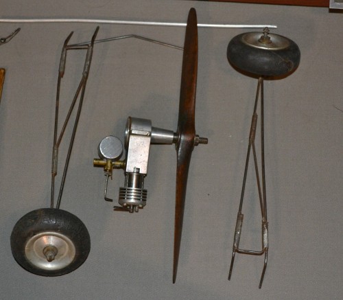 20th century - Wood  &amp; Silk Model Aircraft Fitted with an Allouchery Engine, France 1925-30