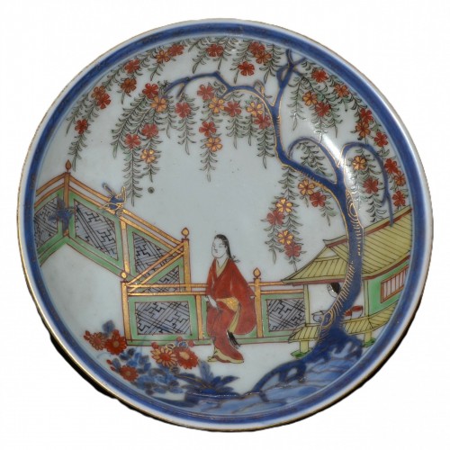Bol à thé et son plat en porcelaine de style Imari. Arita XVIIe siècle