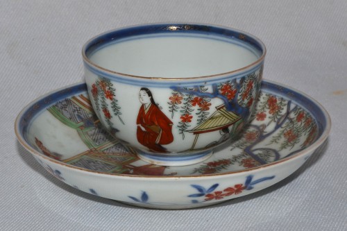 Imari-style porcelain tea bowl and dish. Arita 17th century - Porcelain & Faience Style Louis XIV