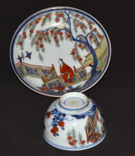 Imari-style porcelain tea bowl and dish. Arita 17th century - Louis XIV