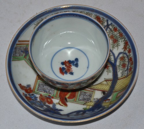 Antiquités - Imari-style porcelain tea bowl and dish. Arita 17th century