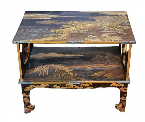 Table à double plateau poudré d'or. Début Edo 17° siècle