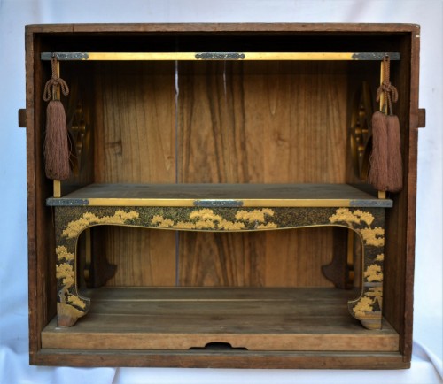 Gold-Powdered Two-Tier Table. Early Edo Period, 17th Century - 