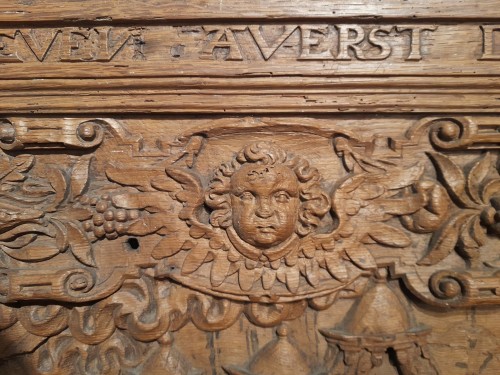 Panneau de bois sculpté, Allemagne 17e siècle - Sculpture Style 