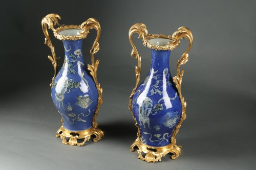 Pair of Kangxi baluster vases with Louis XV bronze mounting - 