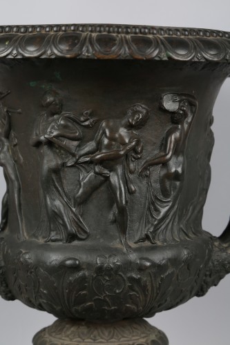 Antiquités - Vase Médicis en bronze fin XVIIIe siècle