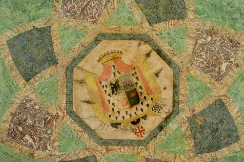 Tablette octogonale en scagliole Italie dix-huitième siècle - Mobilier Style 