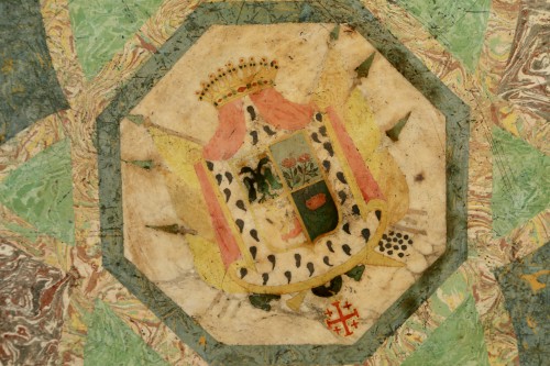  - Tablette octogonale en scagliole Italie dix-huitième siècle
