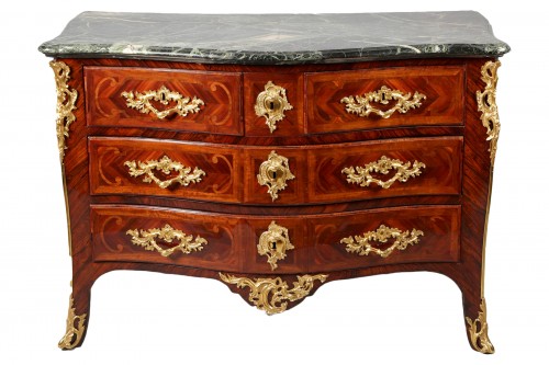 Louis XV chest of drawers stamped by Pierre Migeon (1701-1758)