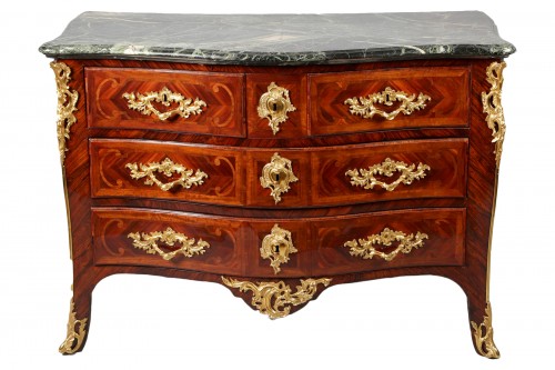 Commode Louis XV estampillée de Pierre Migeon (1701-1758)